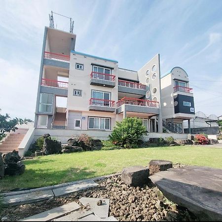 Jeju Soroan Pension Seogwipo Ngoại thất bức ảnh