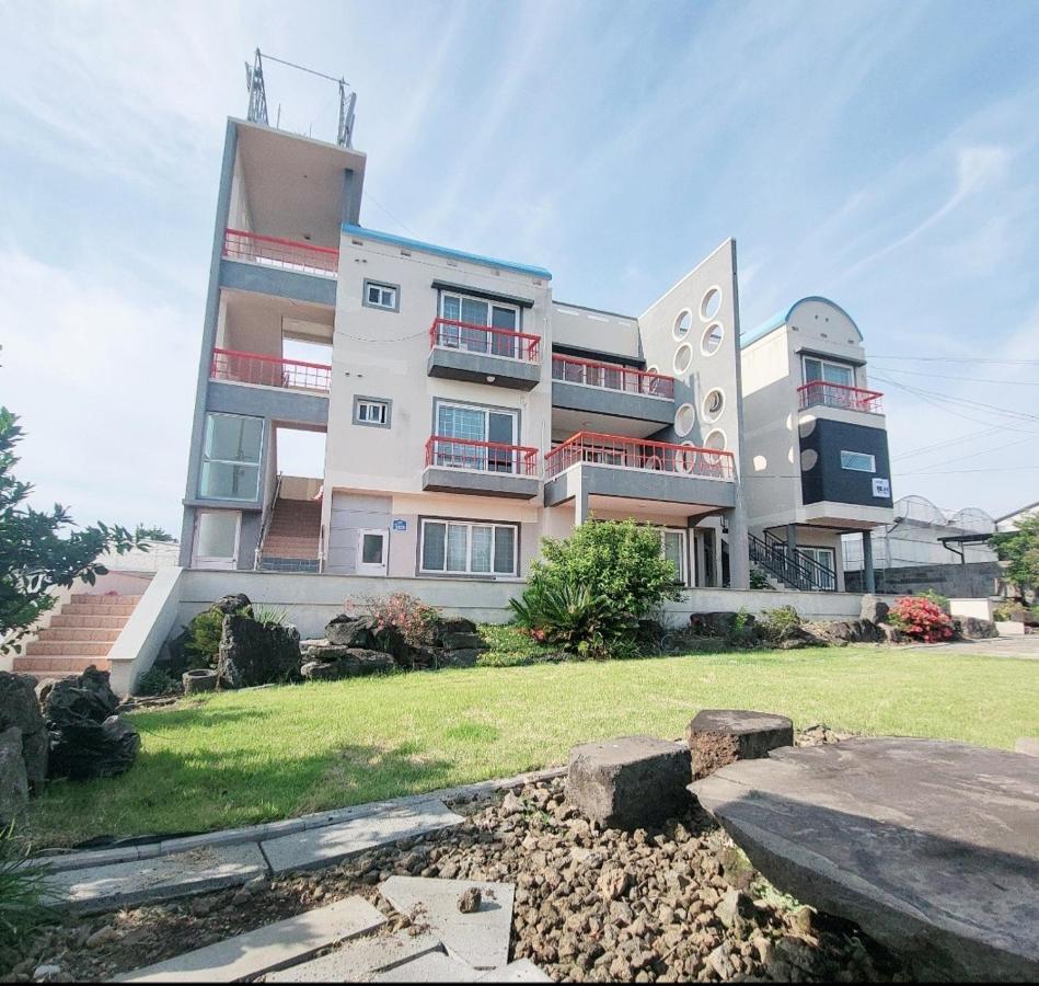 Jeju Soroan Pension Seogwipo Ngoại thất bức ảnh