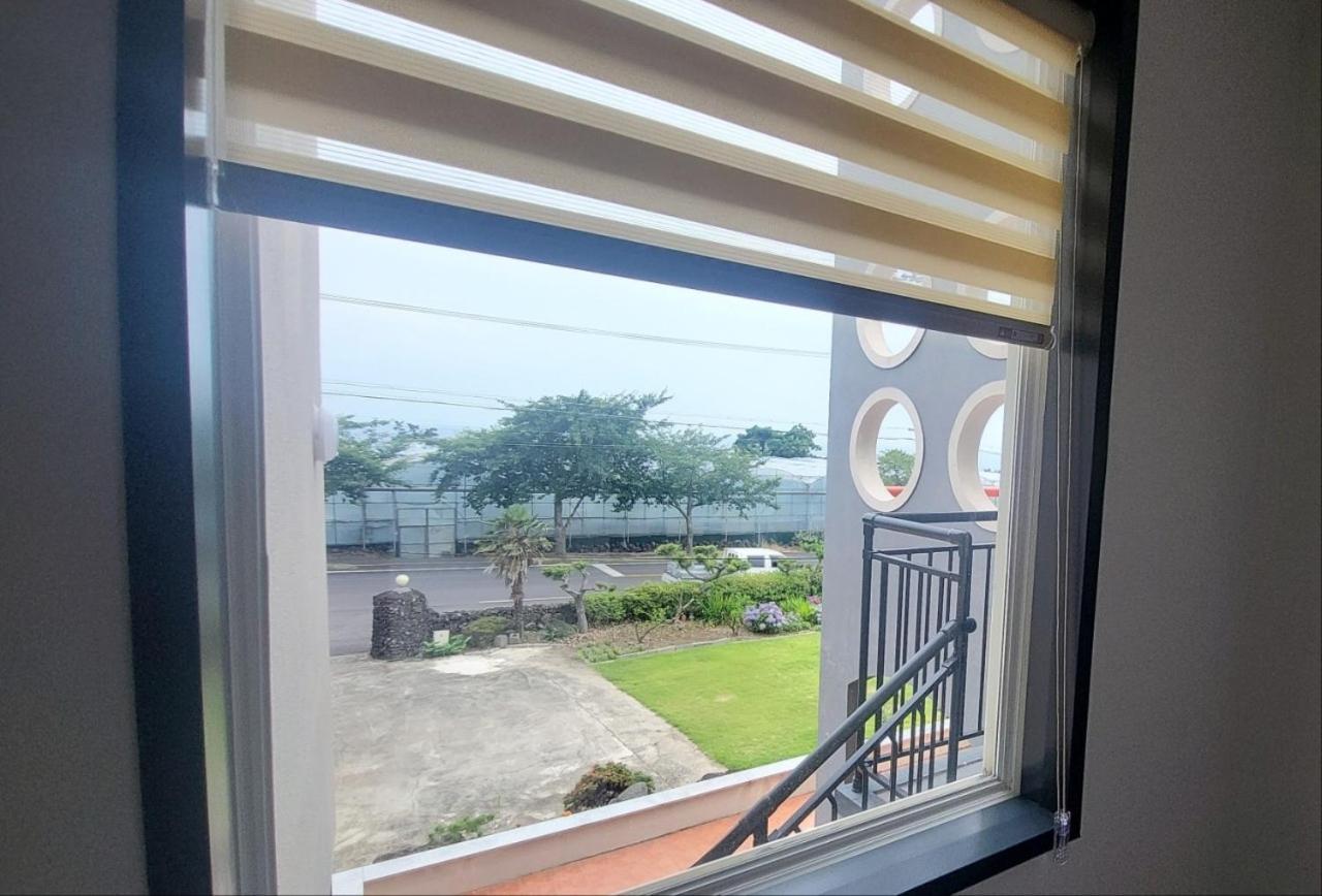 Jeju Soroan Pension Seogwipo Ngoại thất bức ảnh