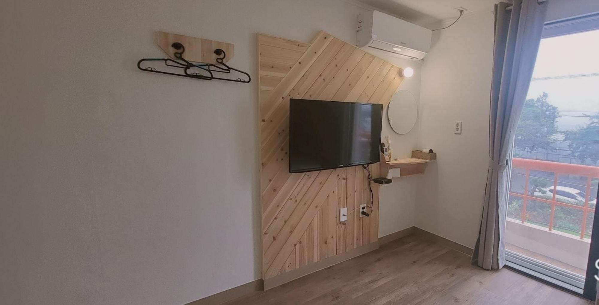 Jeju Soroan Pension Seogwipo Ngoại thất bức ảnh