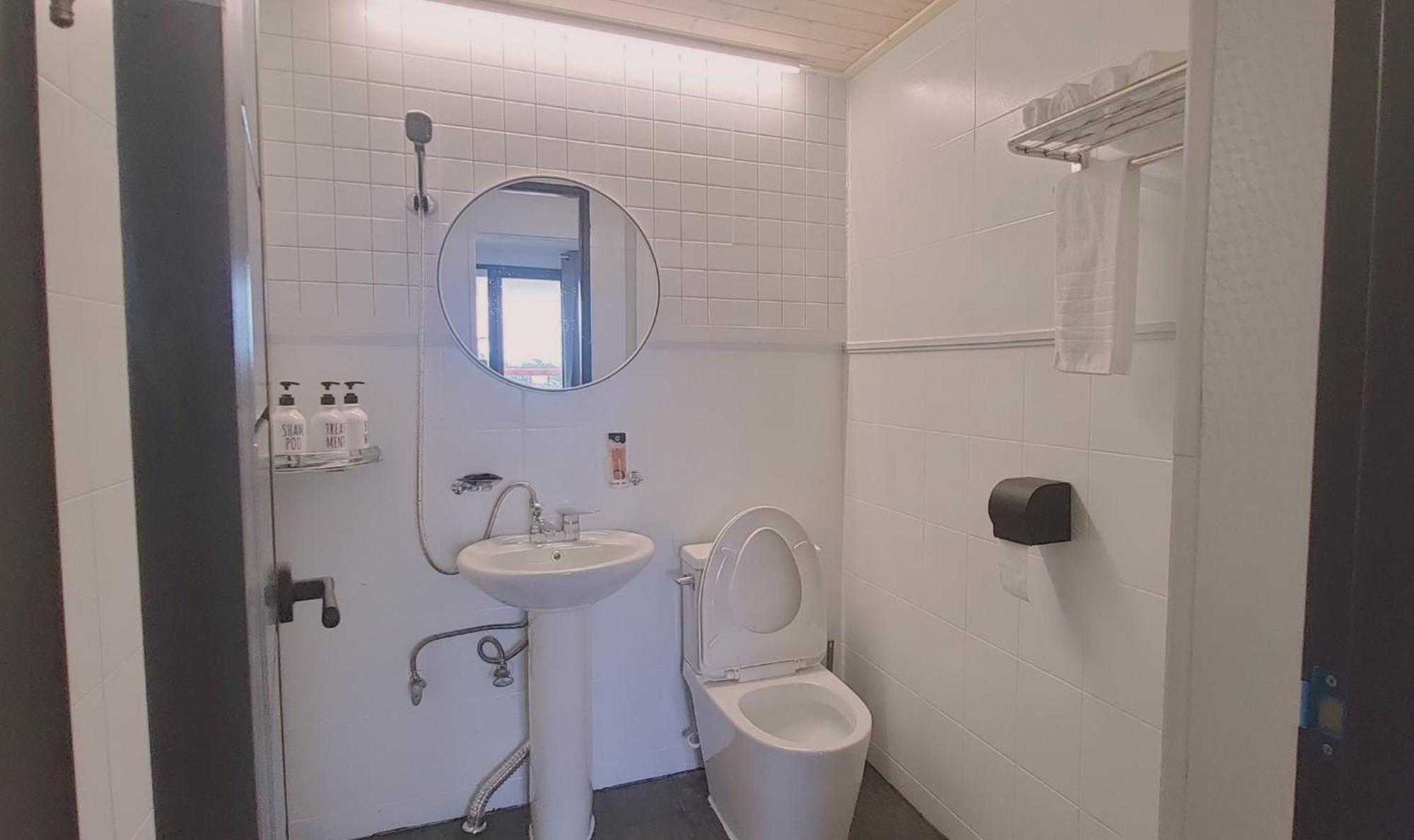 Jeju Soroan Pension Seogwipo Ngoại thất bức ảnh