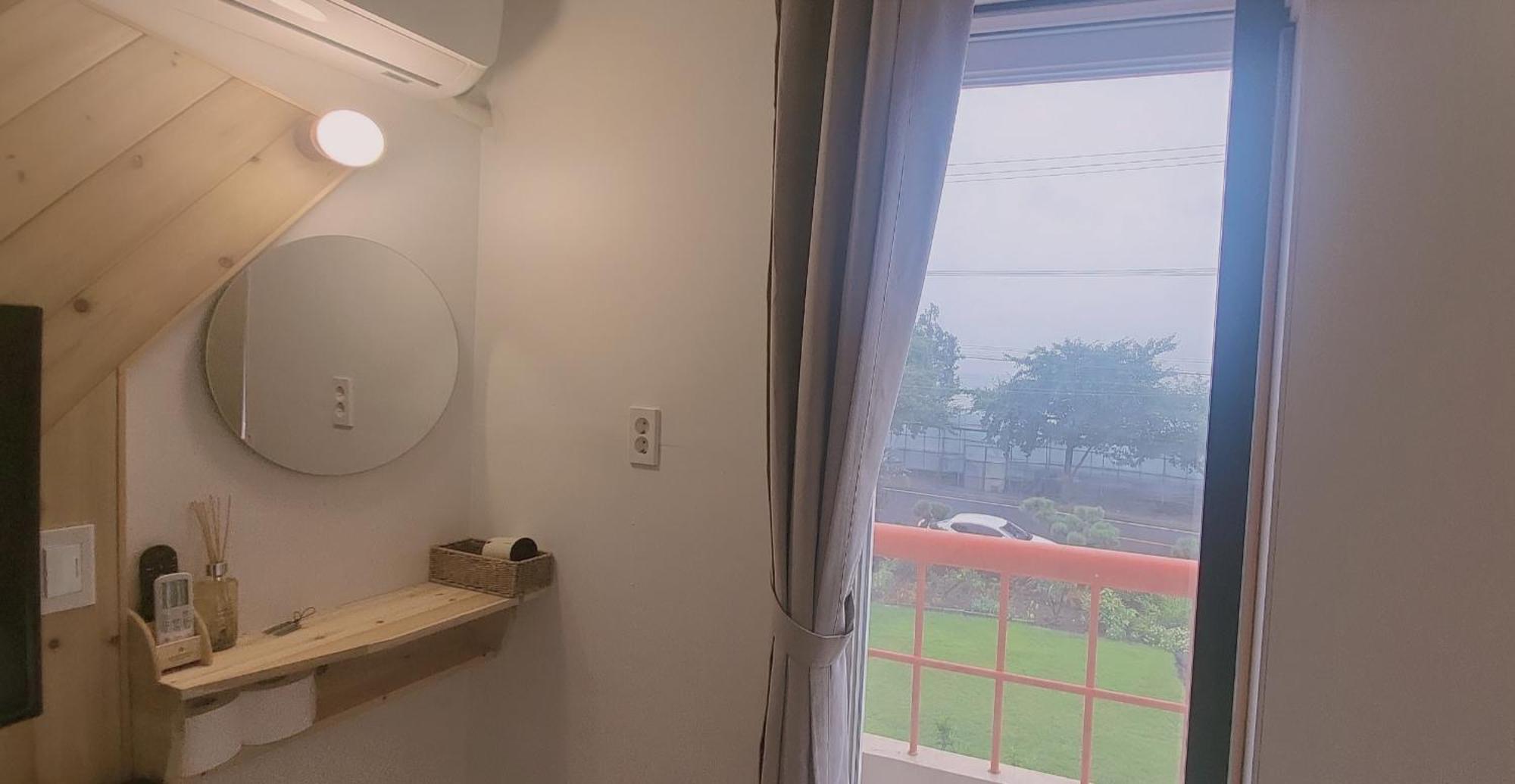 Jeju Soroan Pension Seogwipo Ngoại thất bức ảnh