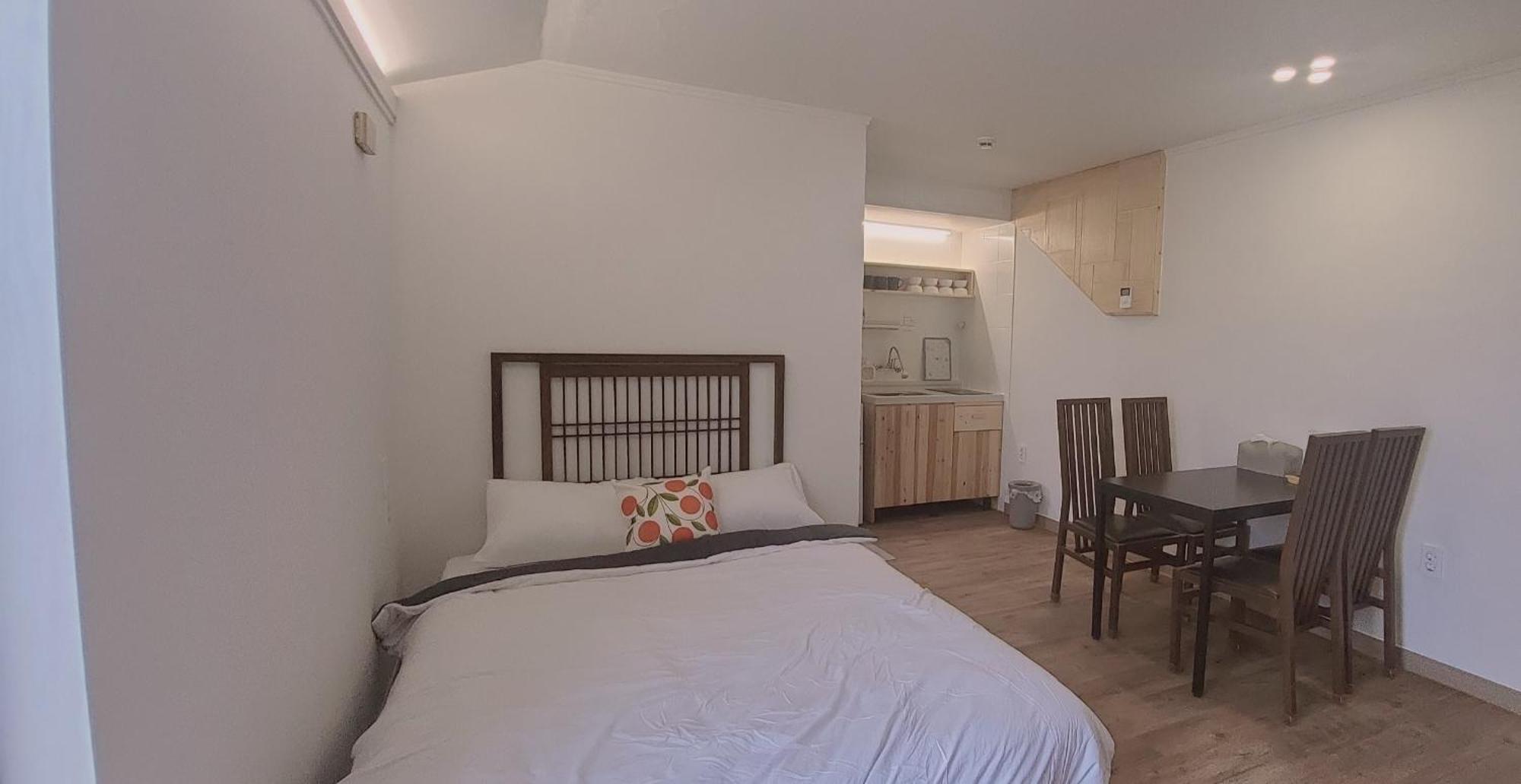 Jeju Soroan Pension Seogwipo Ngoại thất bức ảnh